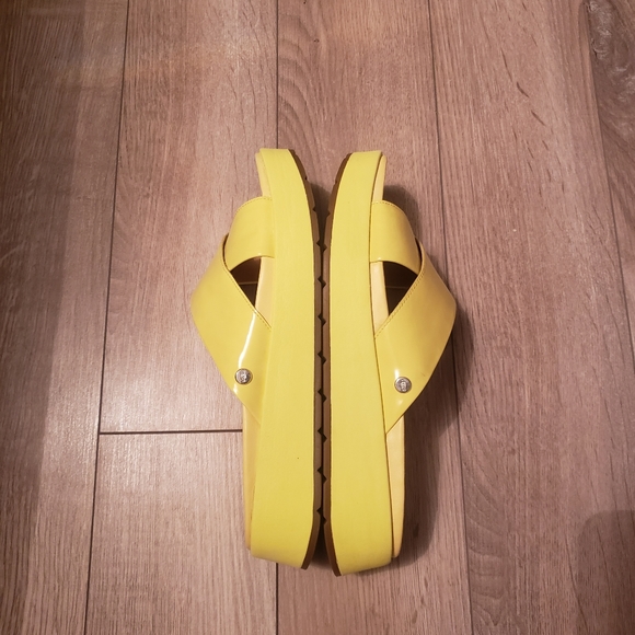 Women's UGG Emily Platform Slide Sandal - Picture 2 of 6